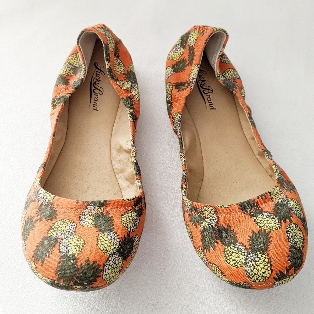 Lucky Brand pineapple flats size 9M